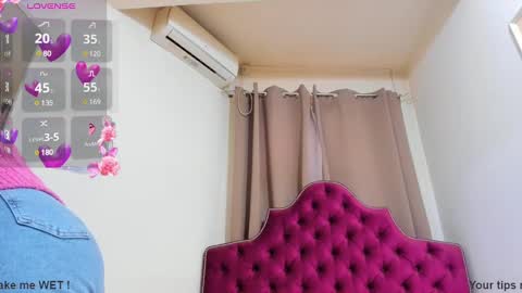 Snapshot of ninna_dee chatting on 02.14.25 nina dee online show from 02.14.25