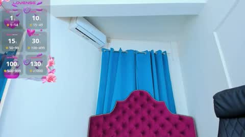 Snapshot of ninna_dee chatting on 10.28.25 nina dee online show from 10.28.25