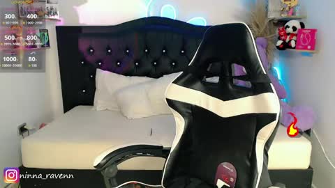 Snapshot of ninna_raven chatting on 05.11.26 Ninna online show from 05.11.26