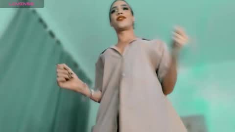 Snapshot of ninonbeart chatting on 02.22.26 Ninon Beart online show from 02.22.26