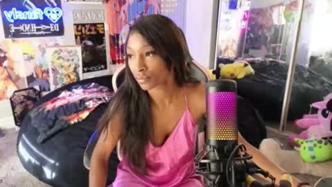 NIVIA WOLFE online show from 12.20.25