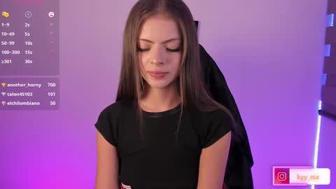 Snapshot of nix_kyy chatting on 01.06.25 Nicki online show from 01.06.25