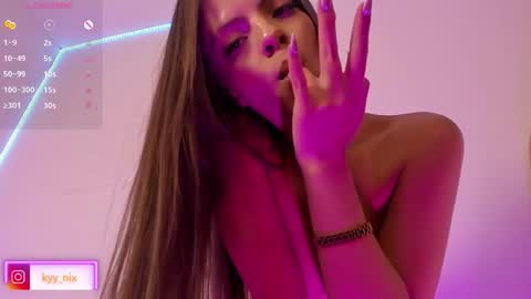 Snapshot of nix_kyy chatting on 09.25.25 Nicki online show from 09.25.25