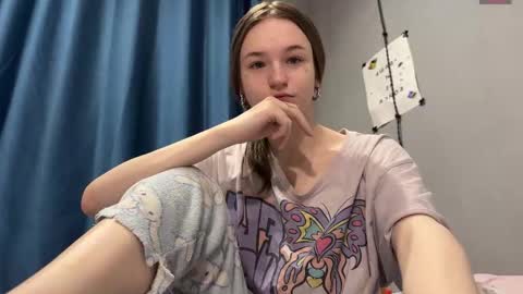 Snapshot of nloraaa chatting on 12.21.25 Tears Lora online show from 12.21.25