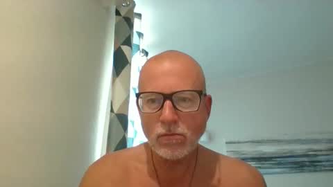 Snapshot of nmmm124347 chatting on 04.27.26 nmmm124347 online show from 04.27.26