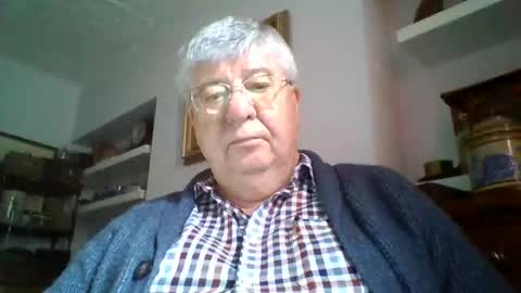 Snapshot of nn69uk chatting on 11.20.25 NN69UK online show from 11.20.25