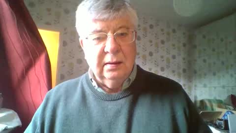 Snapshot of nn69uk chatting on 12.22.25 NN69UK online show from 12.22.25