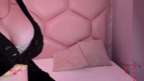 Snapshot of noa_butterfly chatting on 02.12.25 ambarsulliva online show from 02.12.25