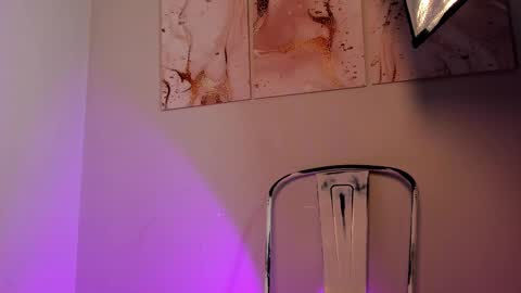 Snapshot of noa_butterfly chatting on 09.15.25 ambarsulliva online show from 09.15.25