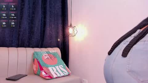 NATHALIA MORENO online show from 11.26.25