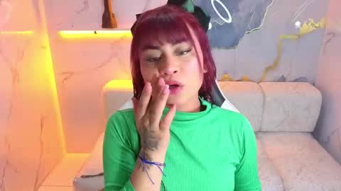 Snapshot of noa_tp chatting on 11.11.25 Noa online show from 11.11.25