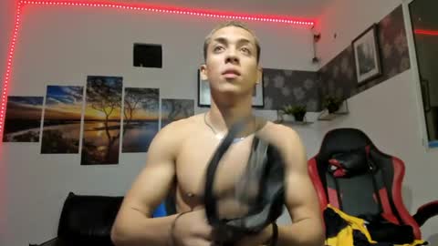 noah_flynn1 online show from 03.16.26