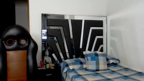 Noah Harris01 online show from 11.26.25