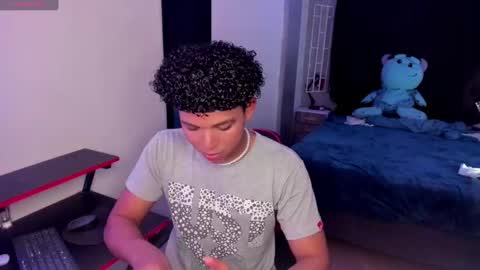 Snapshot of noah_smith04 chatting on 09.24.25 noah_smith04 online show from 09.24.25