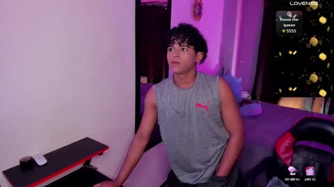 Snapshot of noah_smith04 chatting on 10.04.25 noah_smith04 online show from 10.04.25