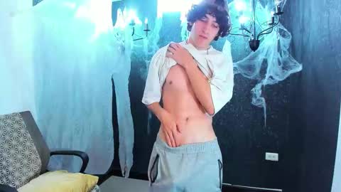 Snapshot of noah_sokolov chatting on 10.16.25 noah_sokolov online show from 10.16.25