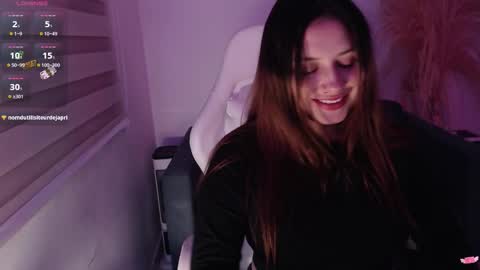 noah_white3 online show from 01.14.26