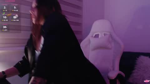 noah_white3 online show from 02.19.26