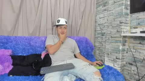 Snapshot of noahandbunny chatting on 05.21.26 Noahandbunny online show from 05.21.26