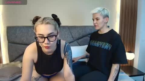 Snapshot of noahandgaia chatting on 04.18.26 Noah And Gaia online show from 04.18.26