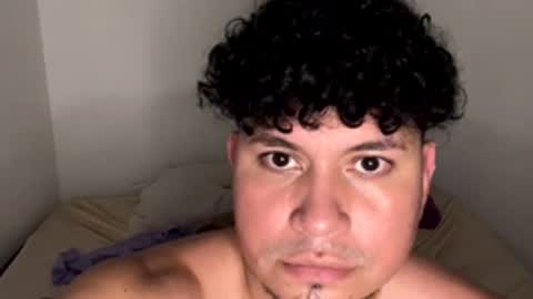 noahlatino35 online show from 04.29.26