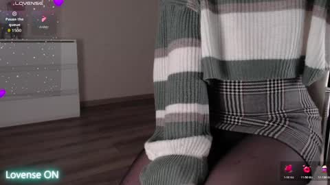 noelleneptune online show from 04.11.26