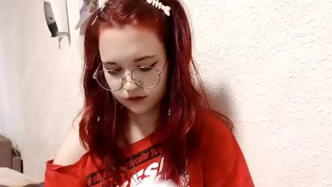 Snapshot of noemireaux chatting on 07.16.26 Emma online show from 07.16.26
