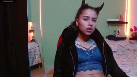 Snapshot of noha_thomson chatting on 03.05.25 Noha Thomson online show from 03.05.25