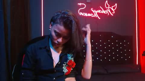 Noha Thomson online show from 04.21.26