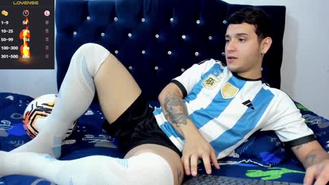 Snapshot of noha_white chatting on 02.07.25 Noha online show from 02.07.25