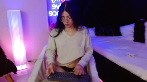 Bella online show from 03.30.26