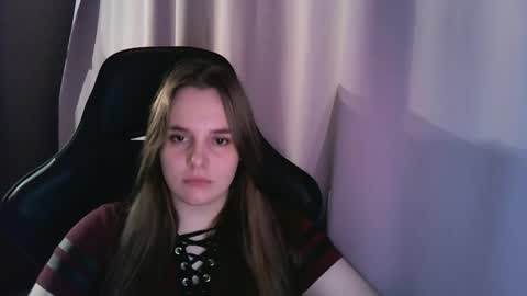 noir_ember_ online show from 09.17.25