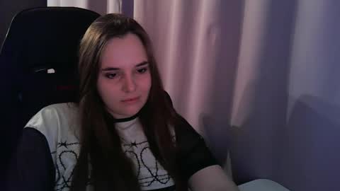 noir_ember_ online show from 09.19.25