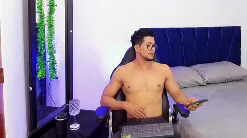 Snapshot of nolan_joness chatting on 11.22.25 Im Nolan online show from 11.22.25