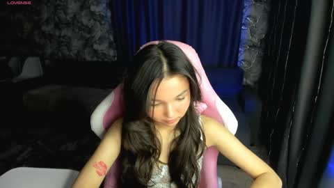 Snapshot of nomibean chatting on 04.15.26 nomi online show from 04.15.26