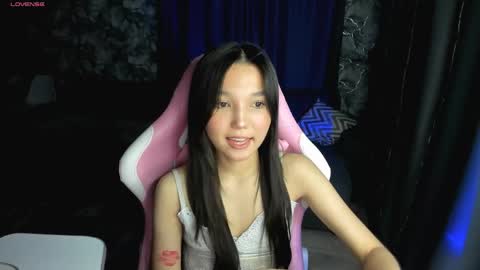 Snapshot of nomibean chatting on 04.18.26 nomi online show from 04.18.26