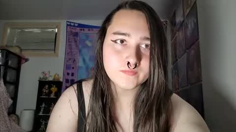 Snapshot of nonbinarybeauty20 chatting on 02.08.25 nonbinarybeauty20 online show from 02.08.25