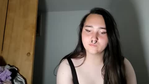 Snapshot of nonbinarybeauty20 chatting on 09.11.25 nonbinarybeauty20 online show from 09.11.25