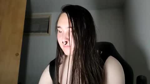 Snapshot of nonbinarybeauty20 chatting on 11.04.25 nonbinarybeauty20 online show from 11.04.25