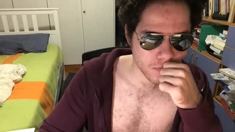 Snapshot of nongay379444 chatting on 01.05.25 nongay379444 online show from 01.05.25