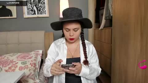 Snapshot of noor_bloom chatting on 06.26.26 Soy Ash online show from 06.26.26