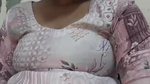 nora_roy246 online show from 11.03.25