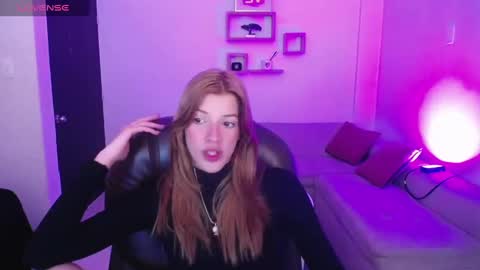 Snapshot of nora_vennucci chatting on 01.29.25 Nora online show from 01.29.25