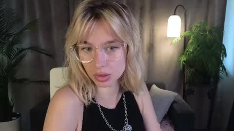 Nora online show from 07.10.26