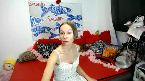 Snapshot of noraohgreys chatting on 05.29.26 Nora online show from 05.29.26