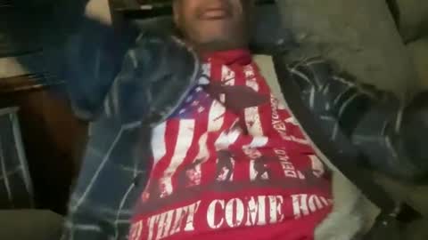 Snapshot of nostringfun chatting on 12.29.24 nostringfun online show from 12.29.24