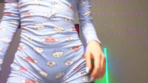 Hello My name is Helene NTMU  Finger up if u like what u see online show from 01.16.25