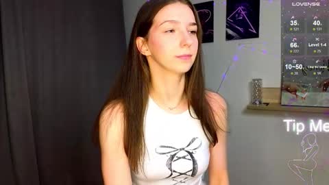 Hello My name is Helene NTMU  Finger up if u like what u see online show from 10.18.25