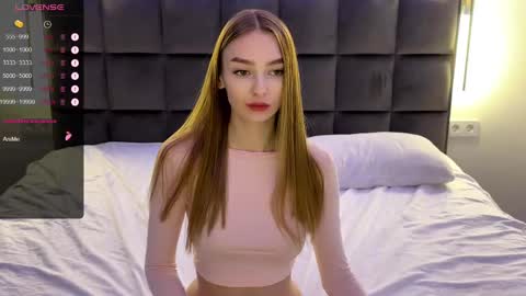 Snapshot of notelis chatting on 02.17.25 Goldie online show from 02.17.25