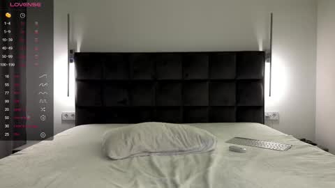 Snapshot of notelis chatting on 09.08.25 Goldie online show from 09.08.25